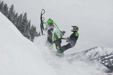 M8HCR_Action_7044