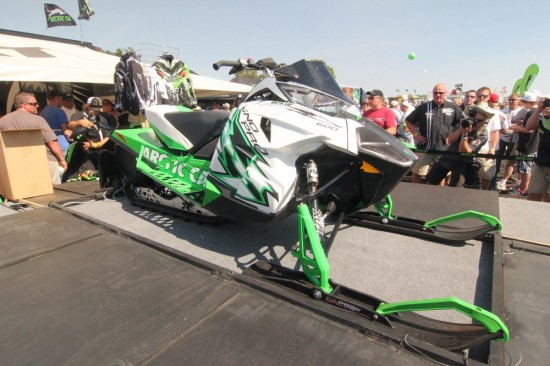 2012_Cat_Racer02